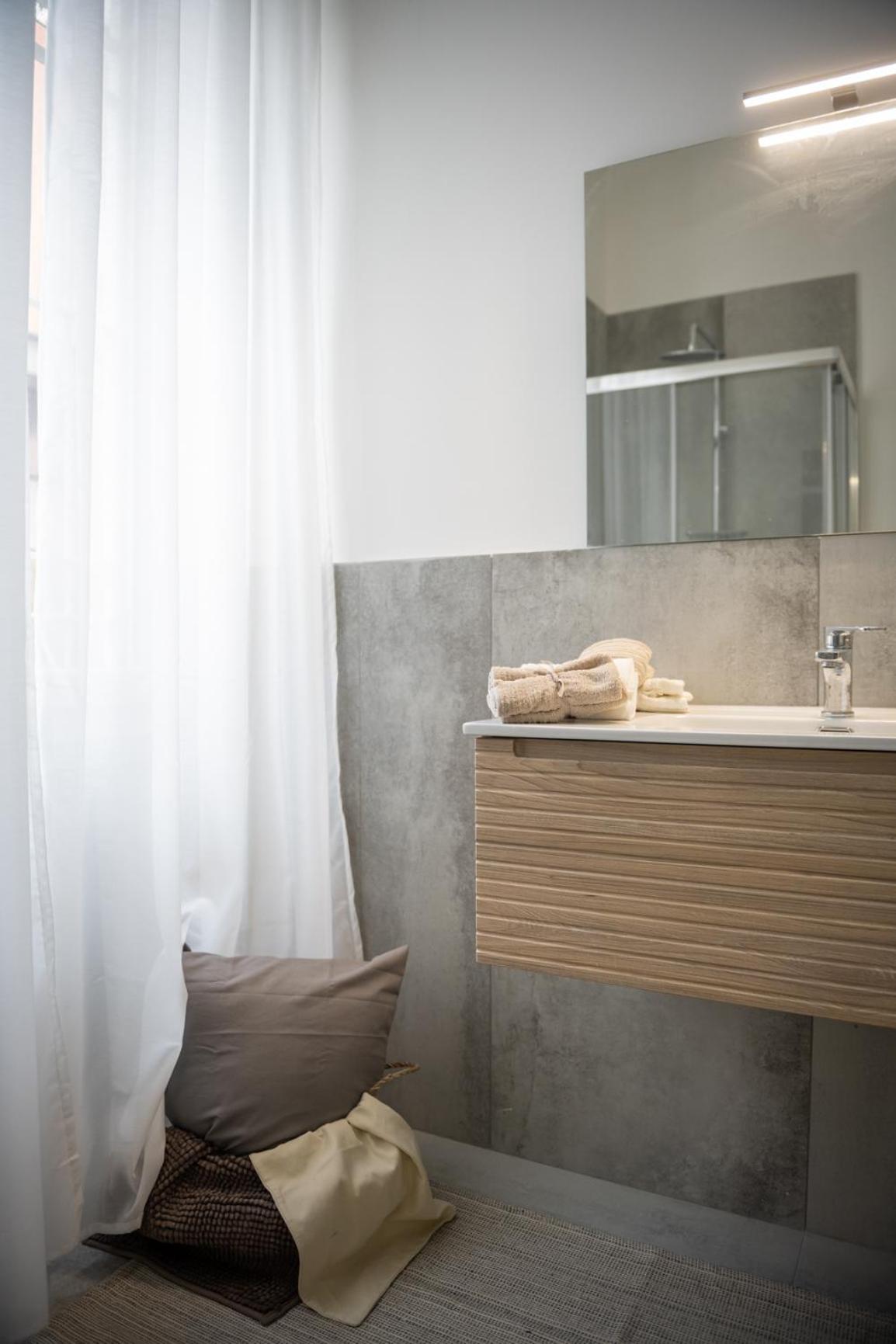 Viale Troya Modern Bilo - Design District Milan